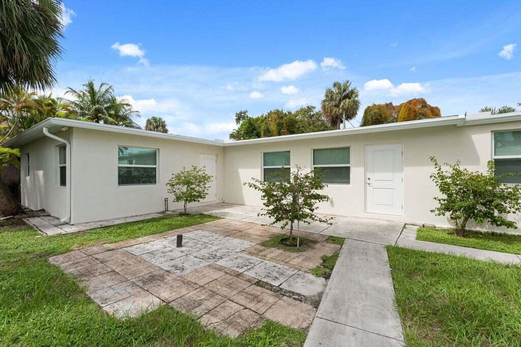 LANTANA POINT - Residential Lease