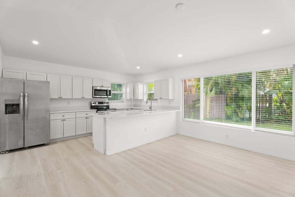 LANTANA POINT - Residential Lease