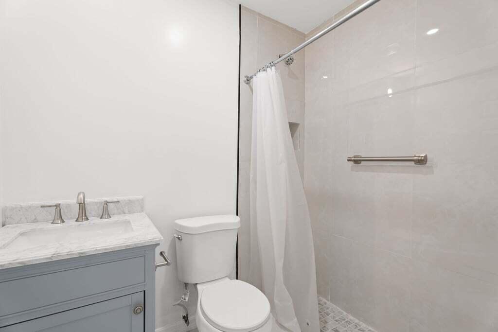 LANTANA POINT - Residential Lease