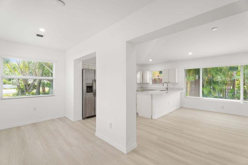 LANTANA POINT - Residential Lease