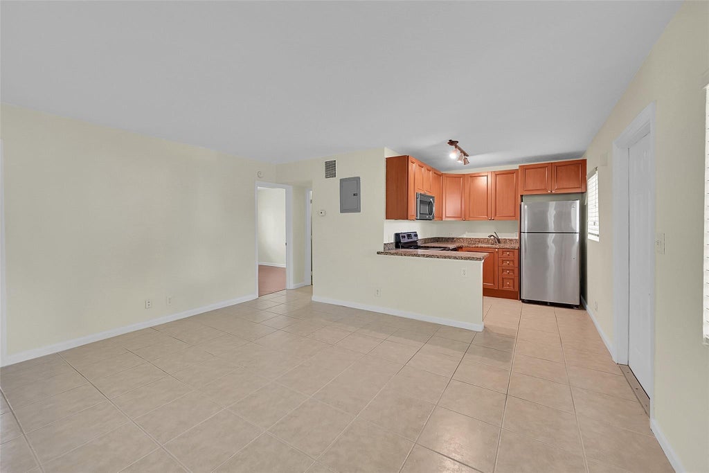 Photo of 2655 NE 8th Avenue #Apt 210, Wilton Manors, FL 33334 (MLS # B26087530)