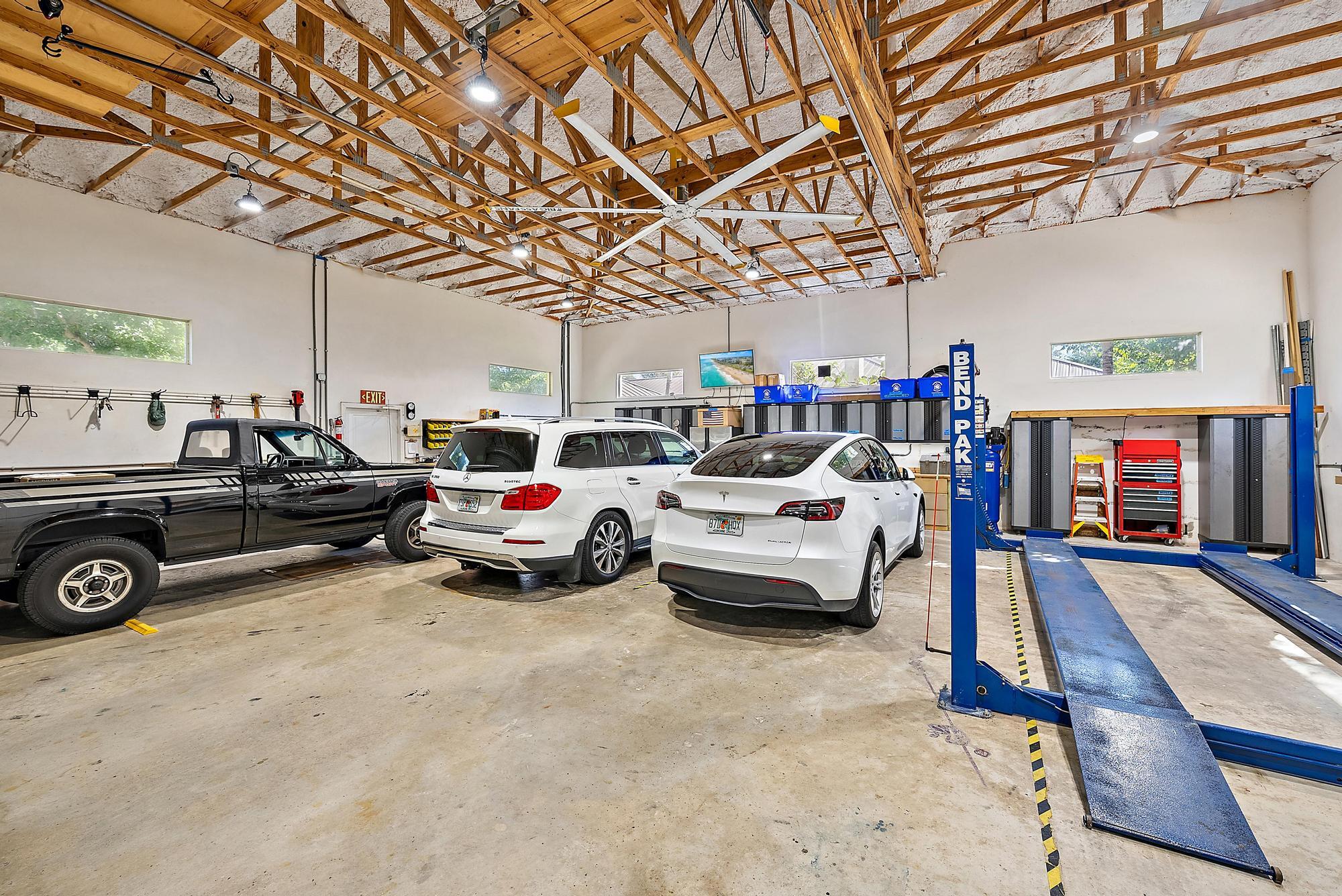 709 SW Imperial Drive