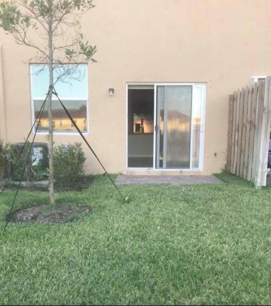 Charleston Commons II - Residential Lease