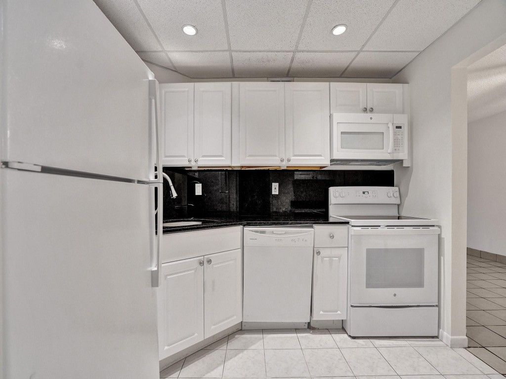 Photo of 3115 Oakland Shores Drive #E110, Oakland Park, FL 33309 (MLS # F10523218)