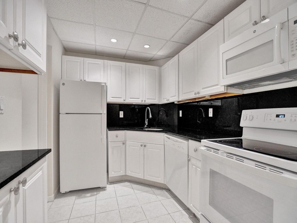 Photo of 3115 Oakland Shores Drive #E110, Oakland Park, FL 33309 (MLS # F10523218)