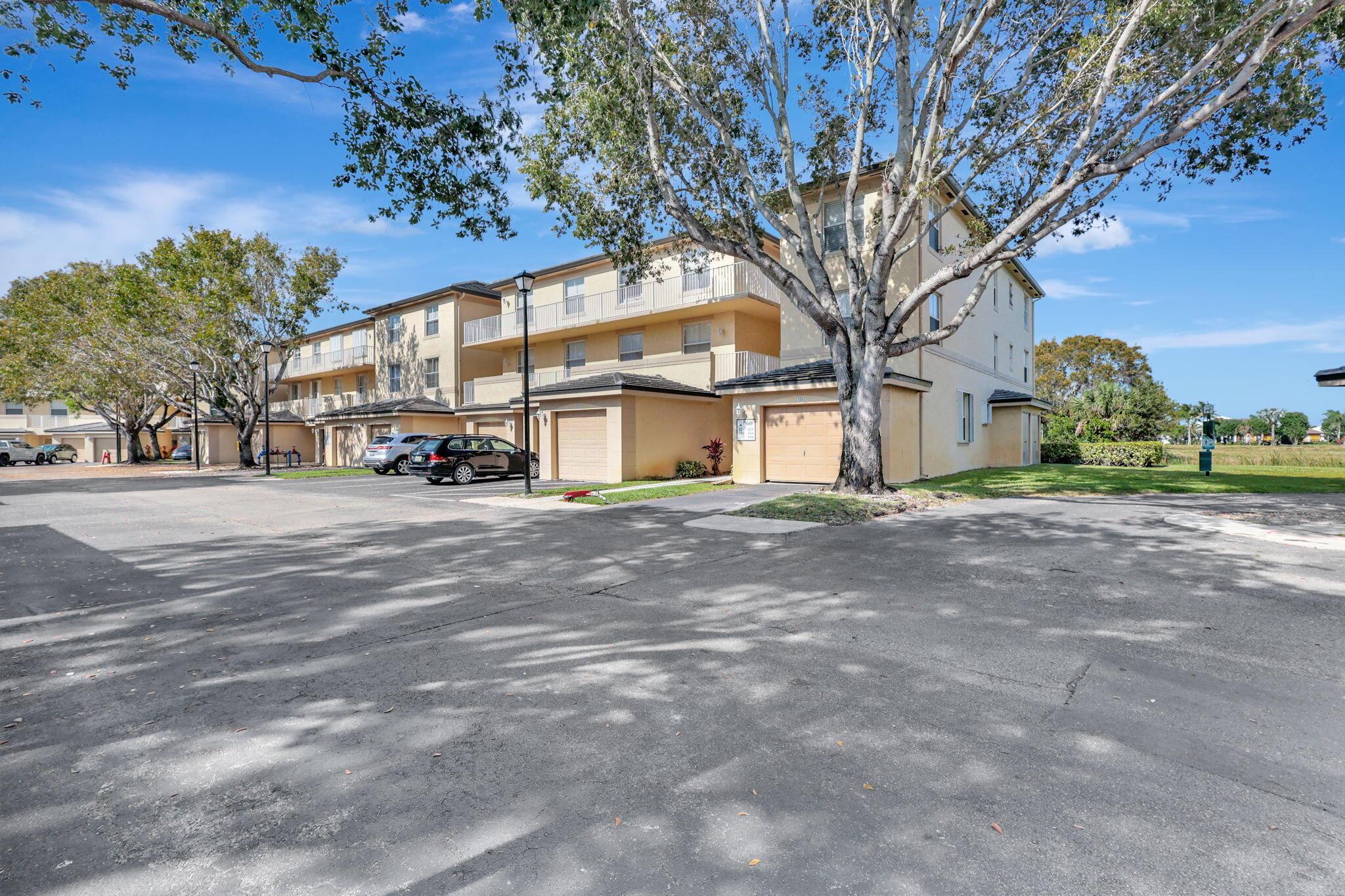Make this the perfect place to stay for the 2025 Equestrian Season, perfect gated community, rarely available first floor 2 bedroom apartment, recently painted, kitchen remodeled.