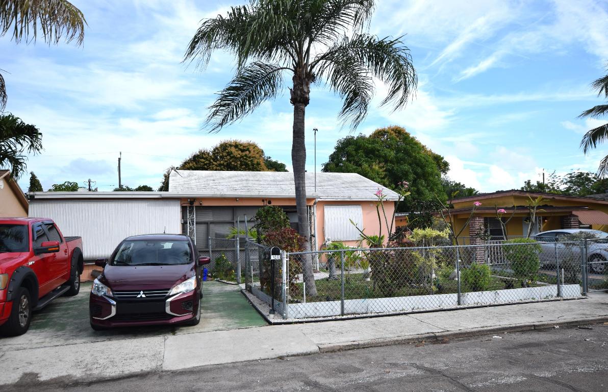 LAKE WORTH TOWN OF - Residential Income