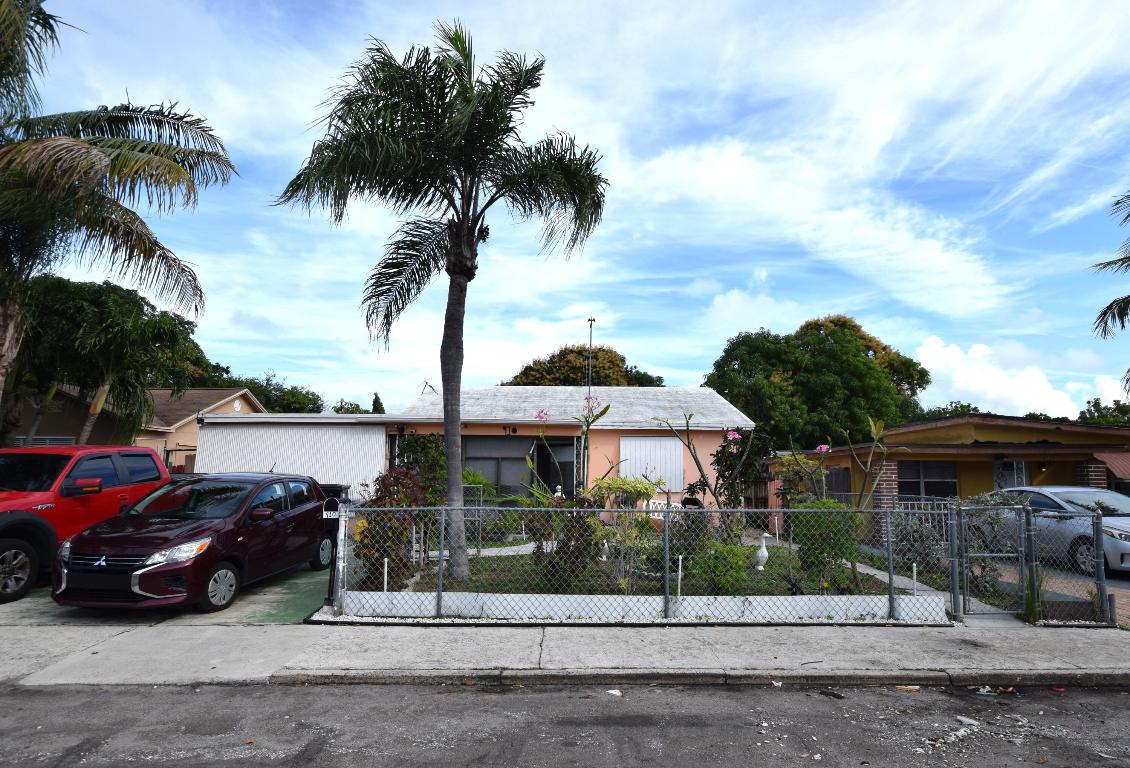 LAKE WORTH TOWN OF - Residential Income