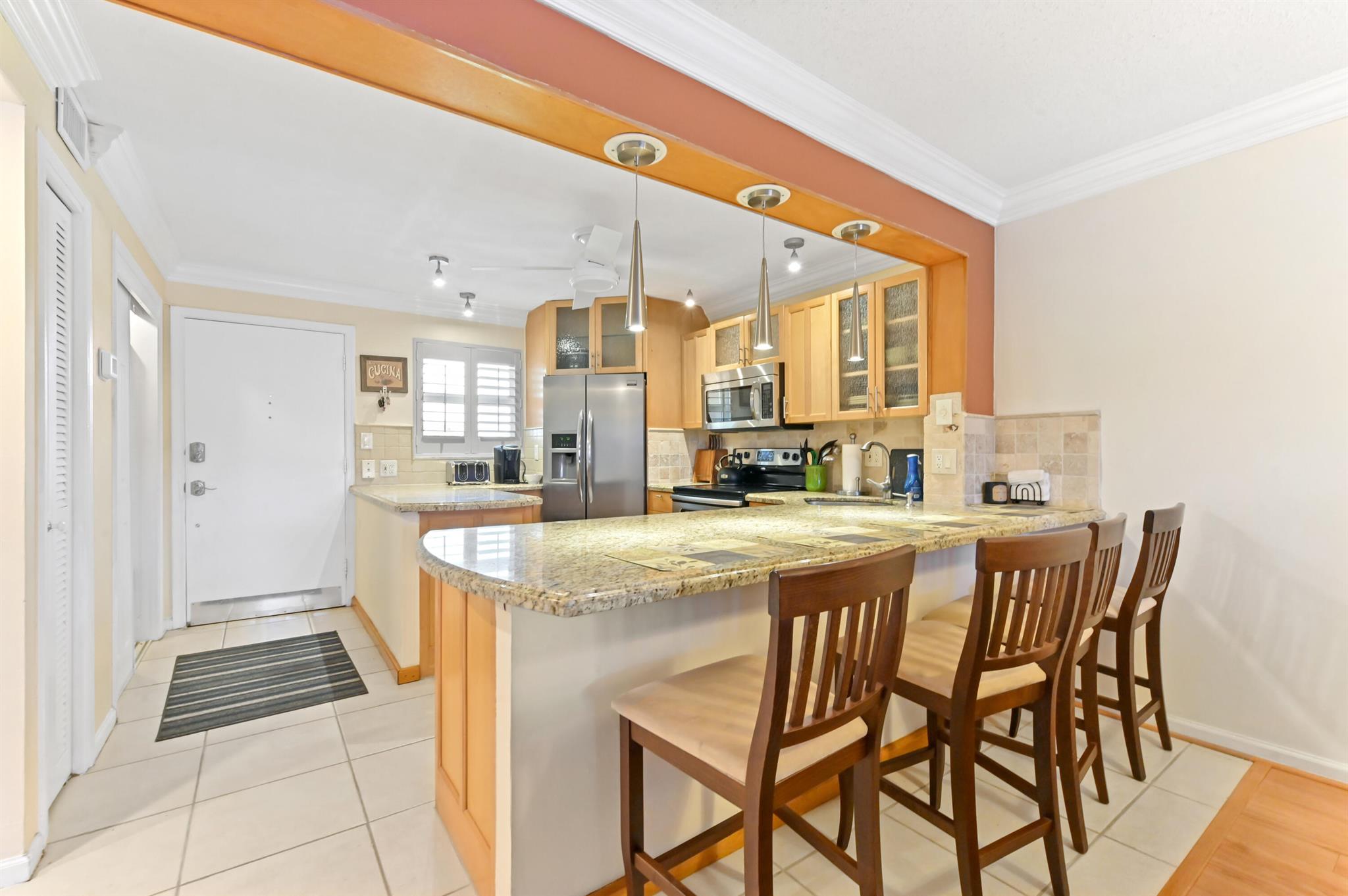 5900 NE 7th Avenue 303s
