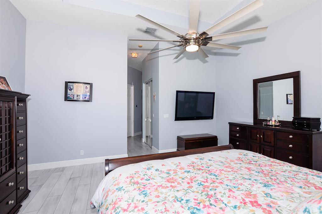 MAGNOLIA LAKES - Residential