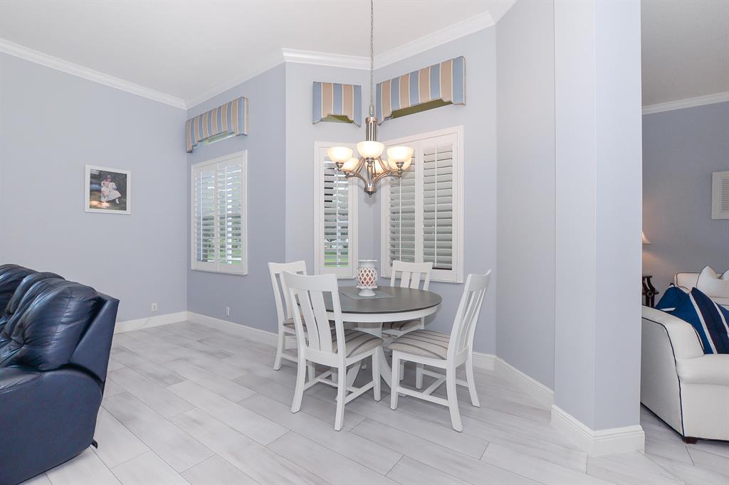 MAGNOLIA LAKES - Residential