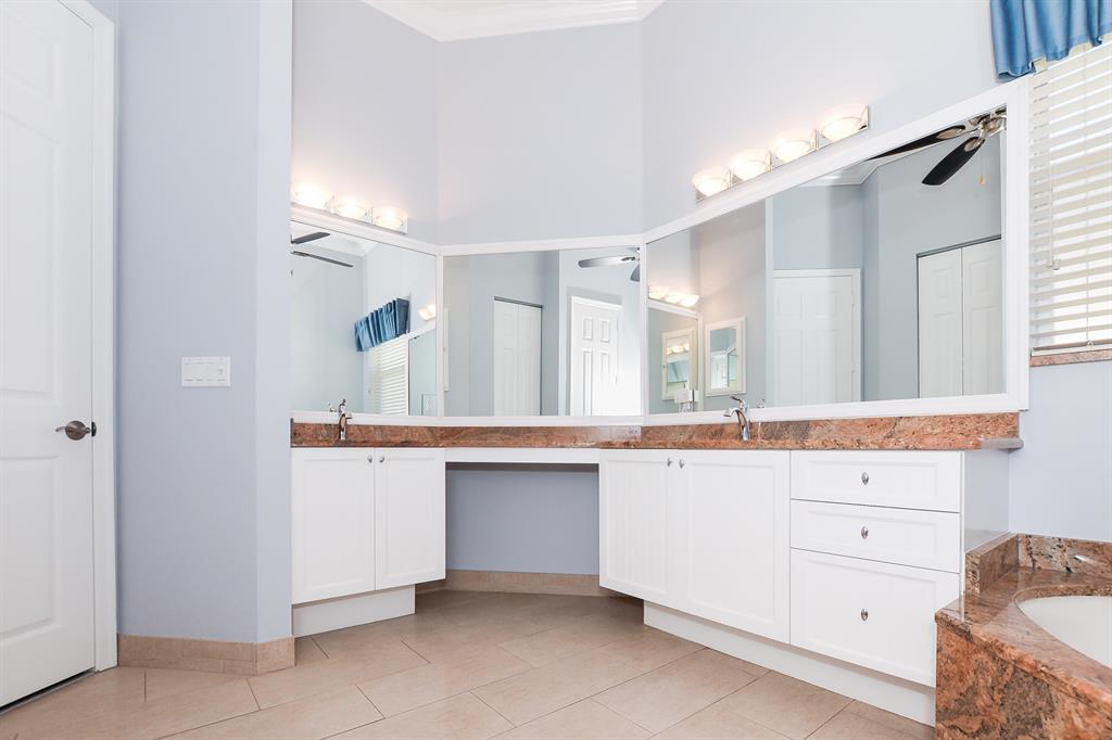 MAGNOLIA LAKES - Residential