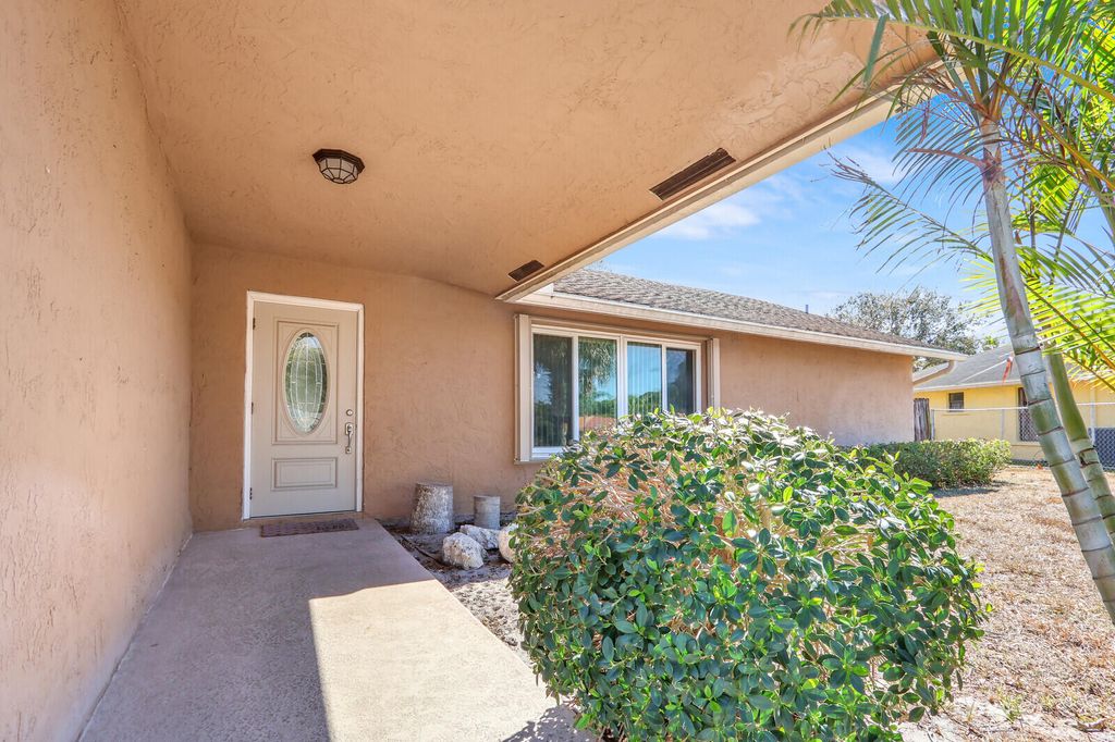 Photo of 105 Sunflower Circle, Royal Palm Beach, FL 33411 (MLS # R11164169)