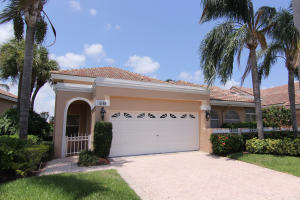 GOLF & SOCIAL RENTAL; RENT AT THE POLO CLUB FOR A FABULOUS SEASON - 2 BEDROOMS PLUS A DEN WITH A SLEEPER SOFA. CLEAN AND IN NICE CONDITION. 2 CAR GARAGE. PRETTY VIEW. THIS WILL GO FAST!