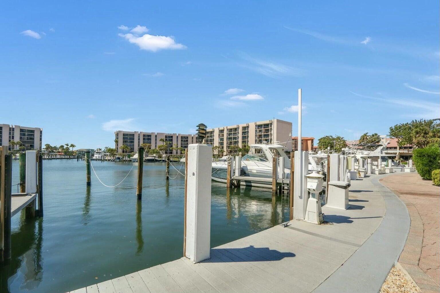 YACHT & RACQUET CLUB OF B - Residential