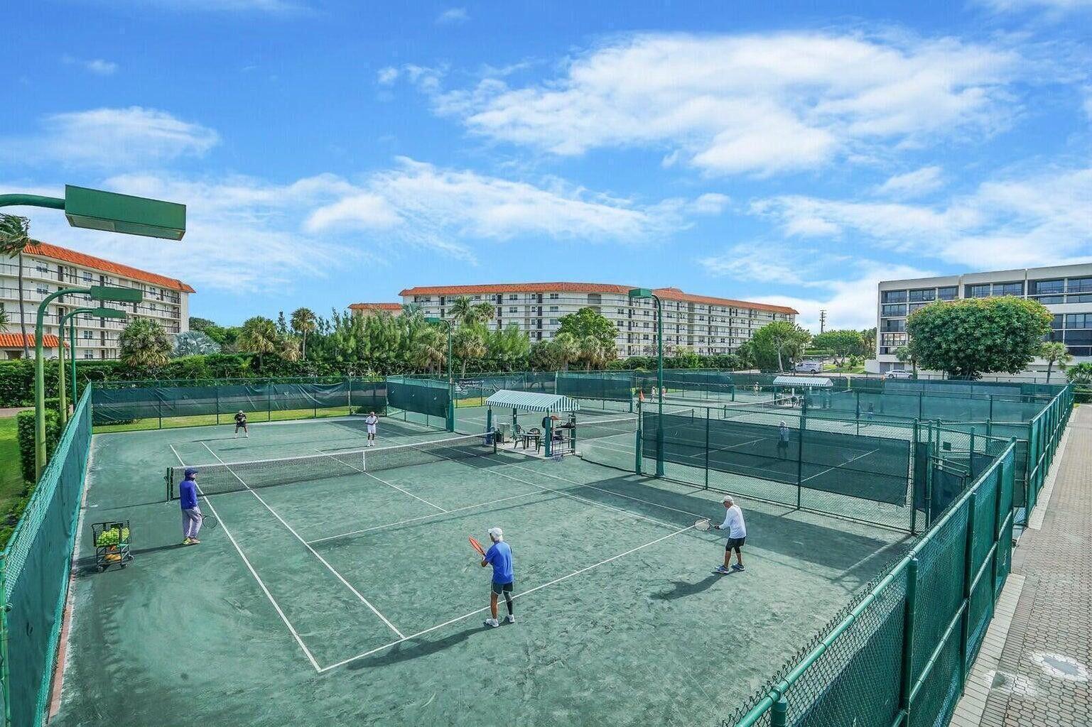 YACHT & RACQUET CLUB OF B - Residential