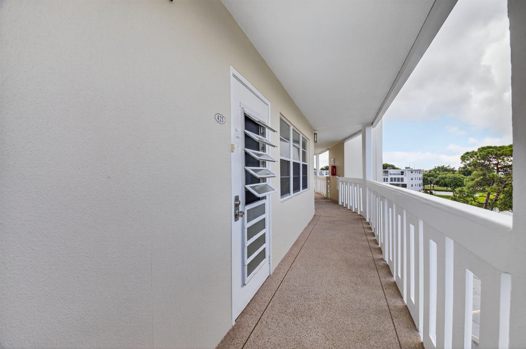 425 Grantham B, Deerfield Beach, FL, 33442/$84,900 3 425 Grantham B