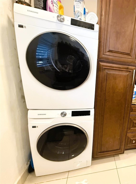 LAKE FOREST CONDO - Residential