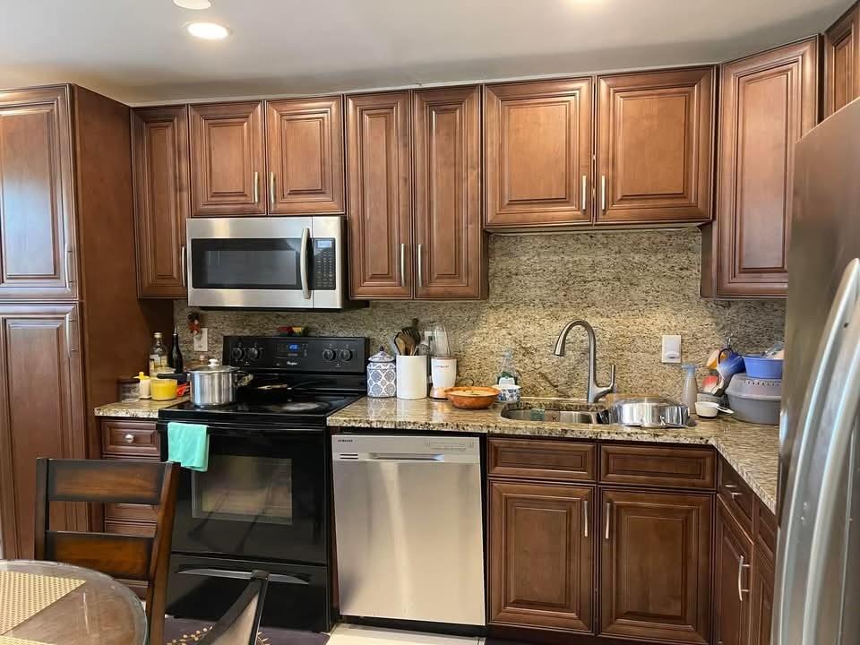 2850 Forest Hills Blvd 214