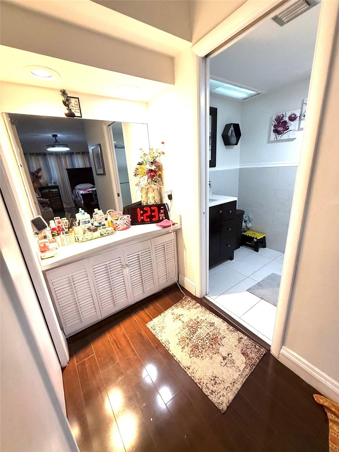 LAKE FOREST CONDO - Residential