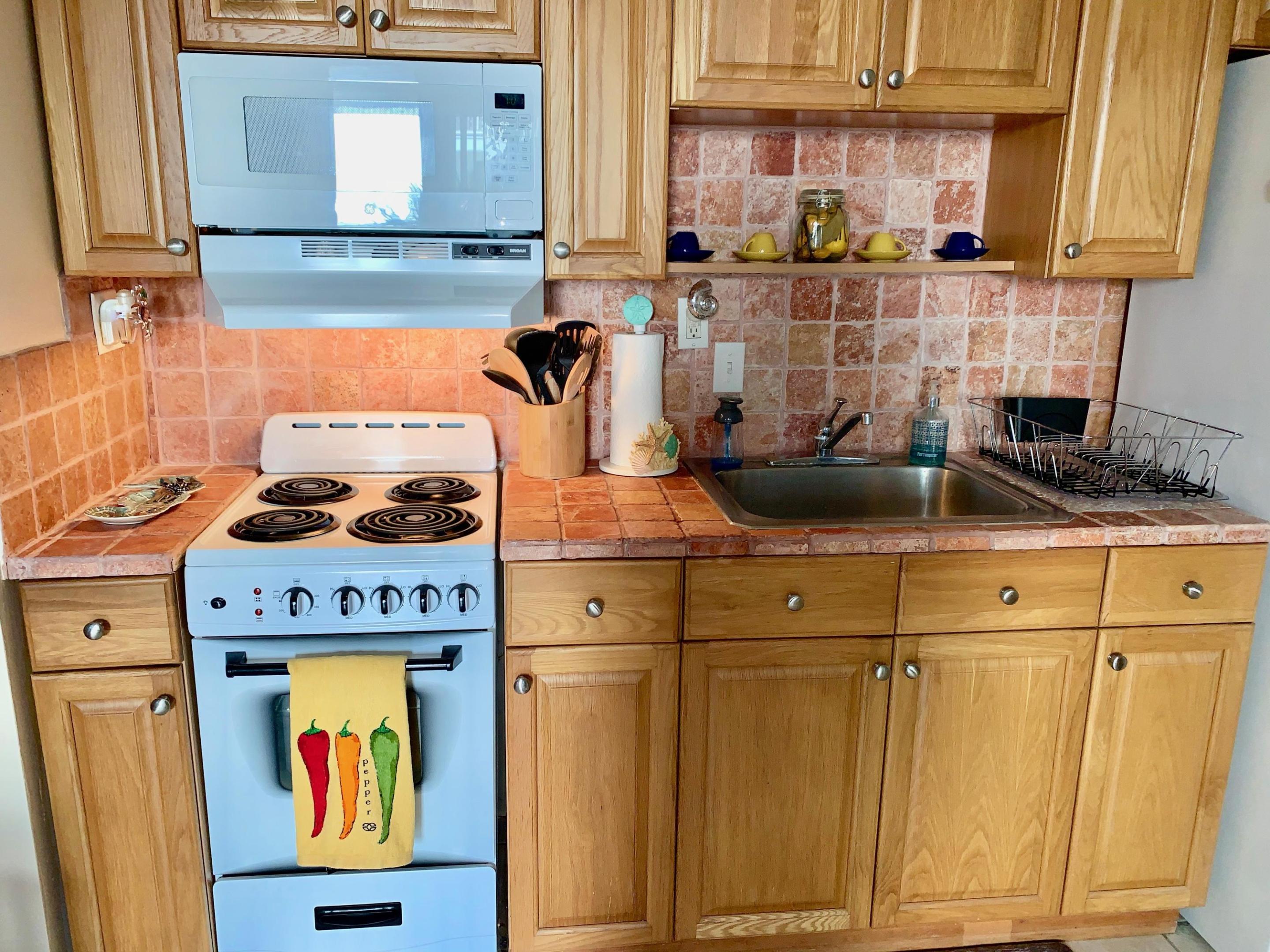 MAYAN TOWERS CONDO II - Residential Lease