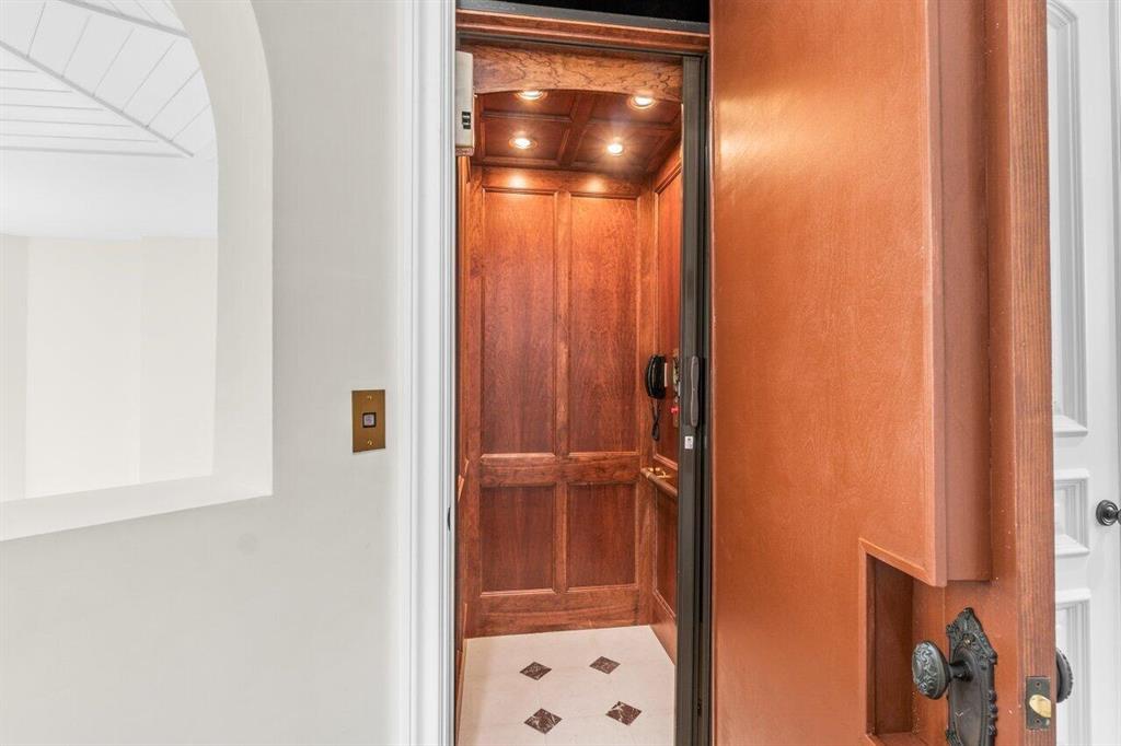 Mizner Country Club - Residential