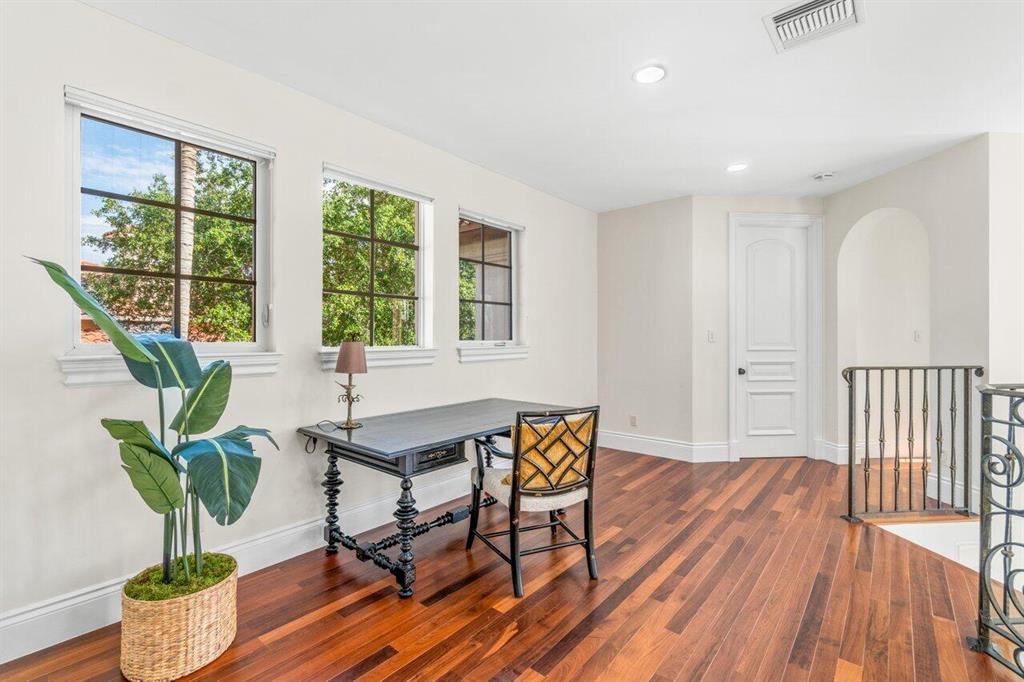 Mizner Country Club - Residential