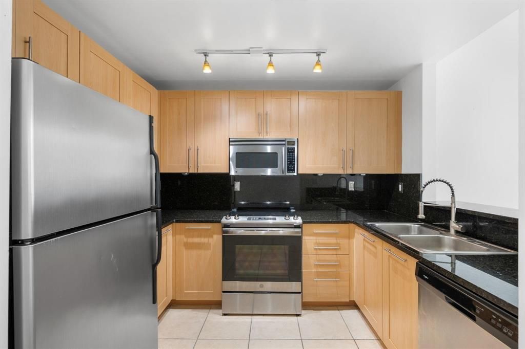 Photo of 511 SE 5 Avenue #615, Fort Lauderdale, FL 33301 (MLS # B26025641)