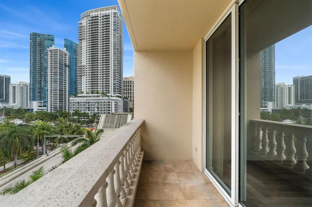 Photo of 511 SE 5 Avenue #615, Fort Lauderdale, FL 33301 (MLS # B26025641)