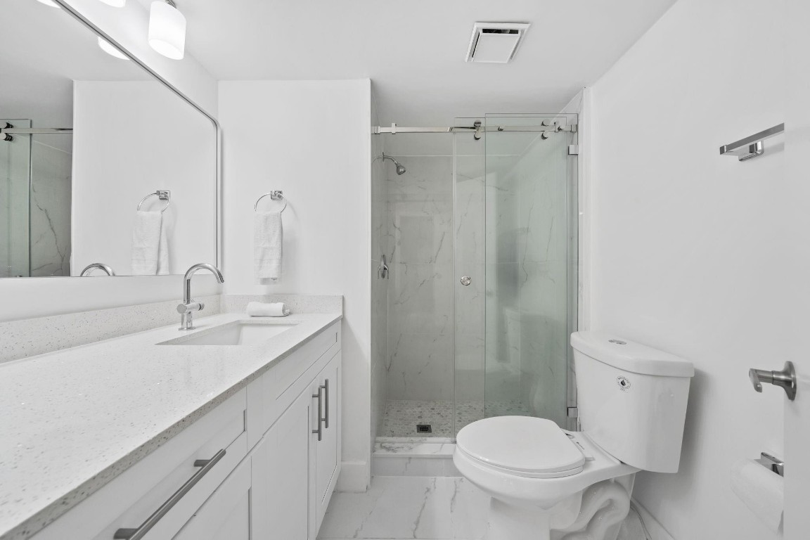 SUNRISE LAKES - Residential