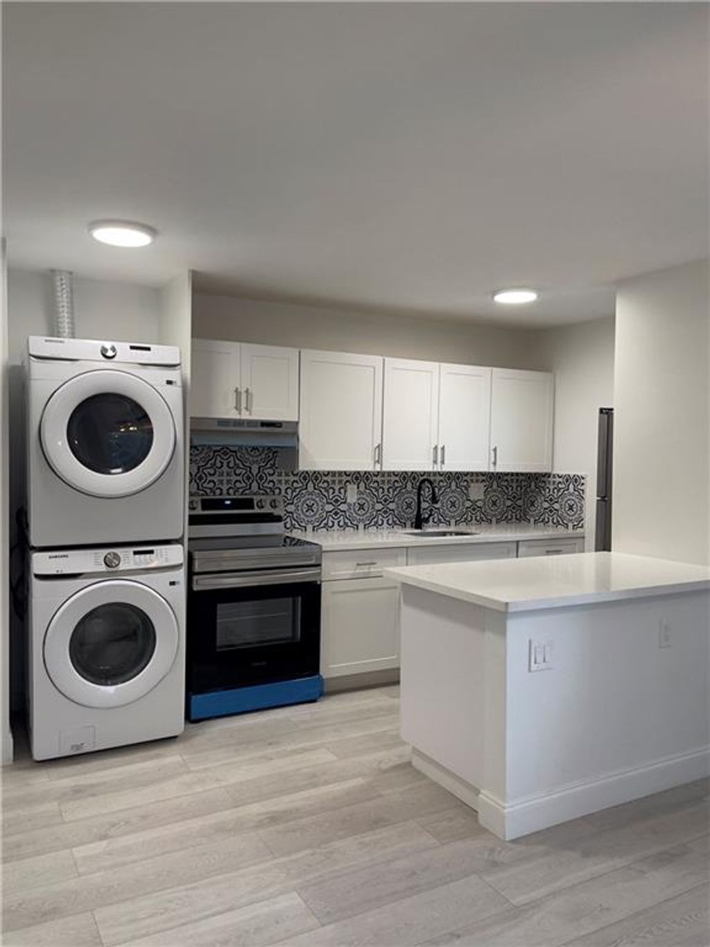 Photo of 818 NE 14 Place Pl #1, Fort Lauderdale, FL 33304 (MLS # F10348529)