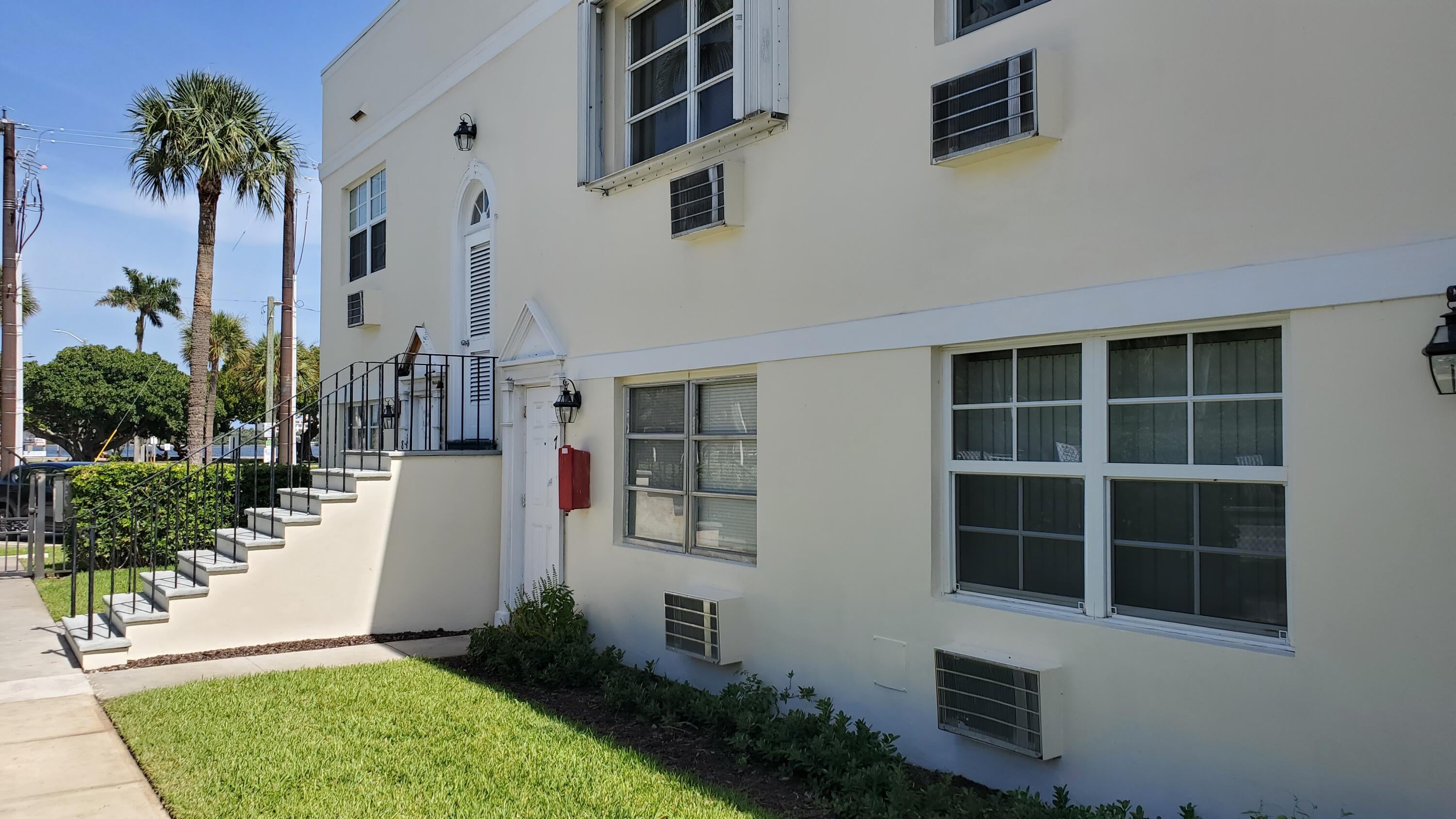 View photos, virtual tours, details... 31 S Golfview Road