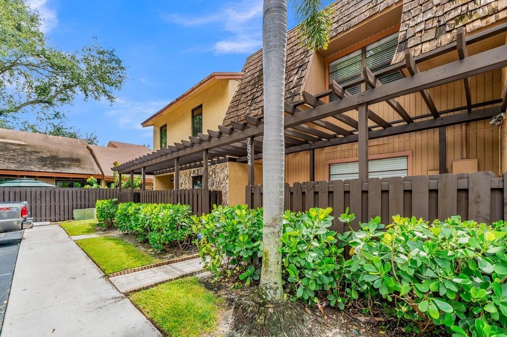 7864 NW 12TH Street