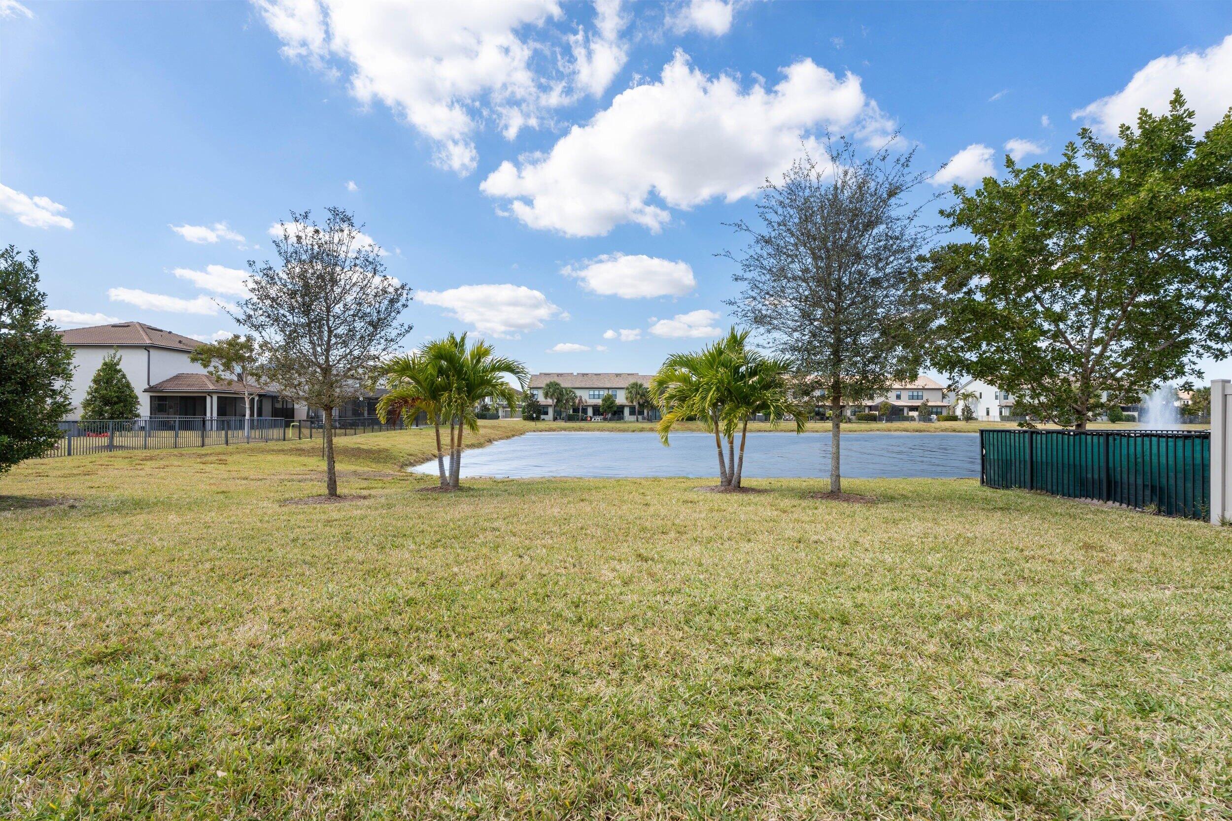 THE FIELDS - Residential