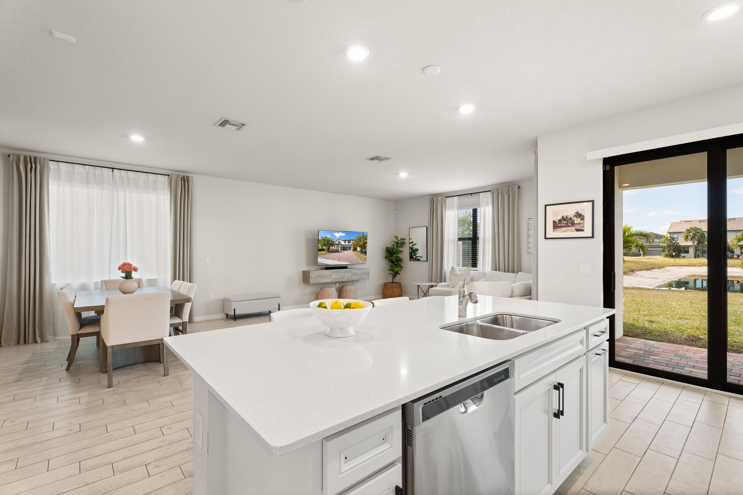 THE FIELDS - Residential