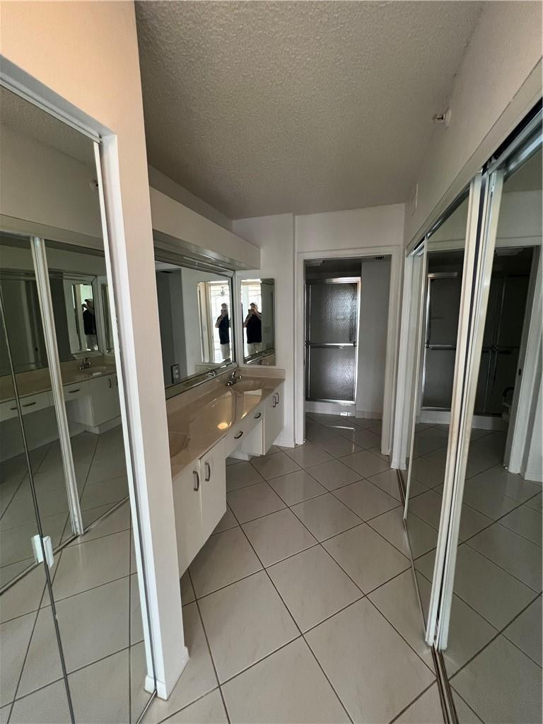 GRANVILLE KING'S POINT - Residential