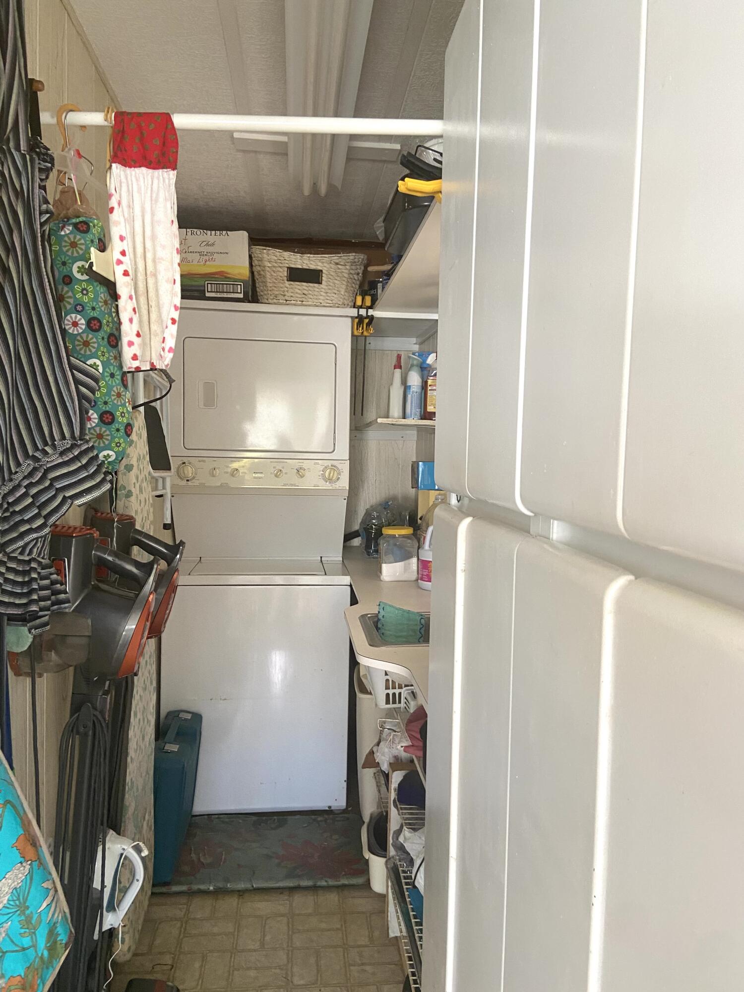 Spanish Lakes Riverfront - Residential