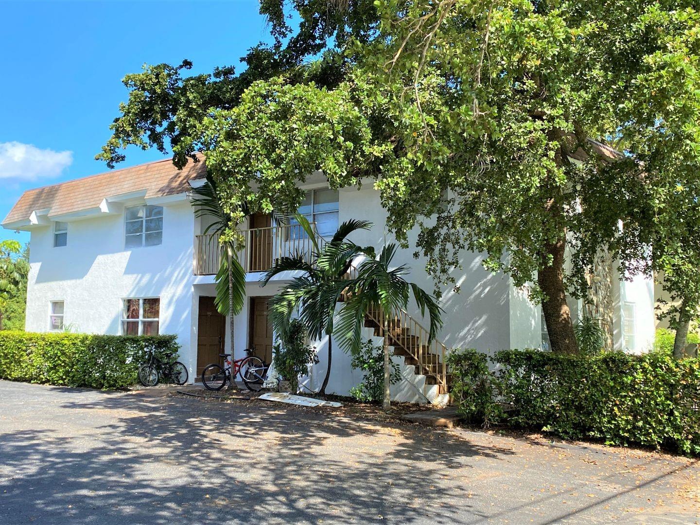 Welcome to this lovely second floor 2 bedroom, 1 bathroom apartment located in Davie, Florida 33314. This cozy and inviting apartment is perfect for those who want to experience the relaxed coastal lifestyle of one of South Florida's most charming cities. Upgraded impact windows and new kitchen cabinets fully equipped with a refrigerator and stove.