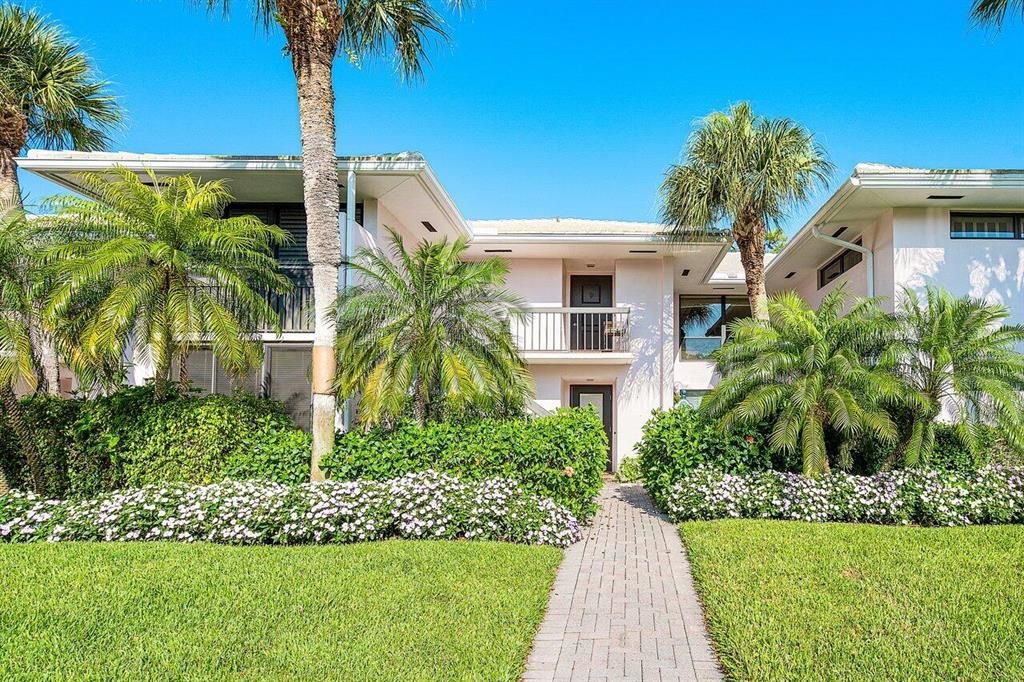 Photo of 3854 Quail Ridge Drive #Blue Heron, Boynton Beach, FL 33436 (MLS # R10875919)