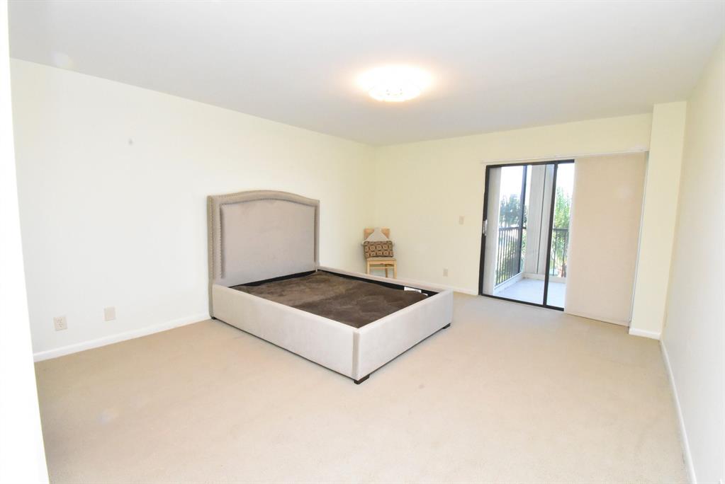 HUNTINGTON TOWERS CONDO - Residential