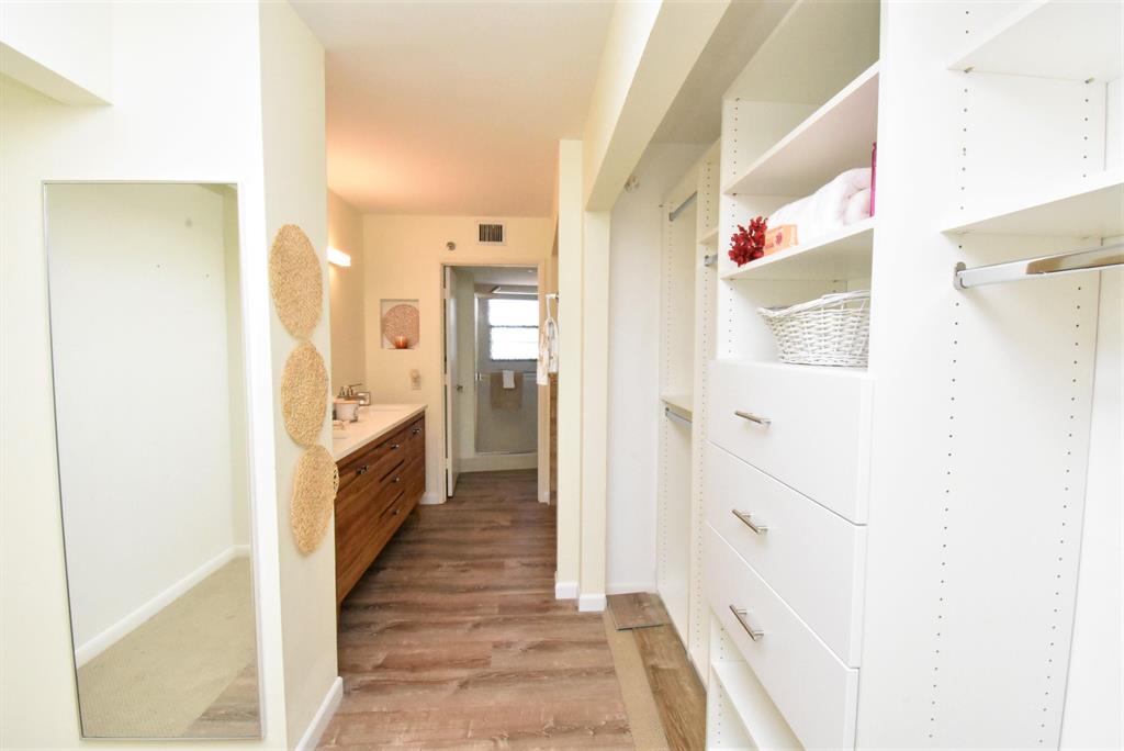 HUNTINGTON TOWERS CONDO - Residential