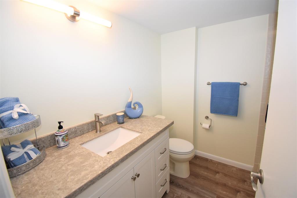 HUNTINGTON TOWERS CONDO - Residential