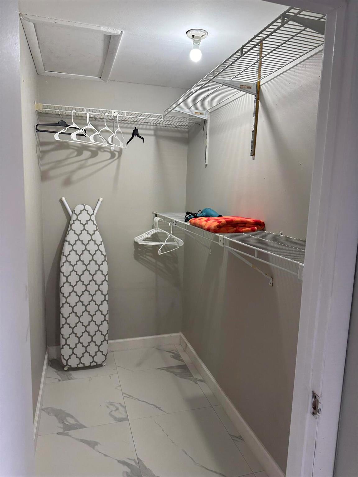 LAKE BOYNTON ESTATES 1 - Residential Lease