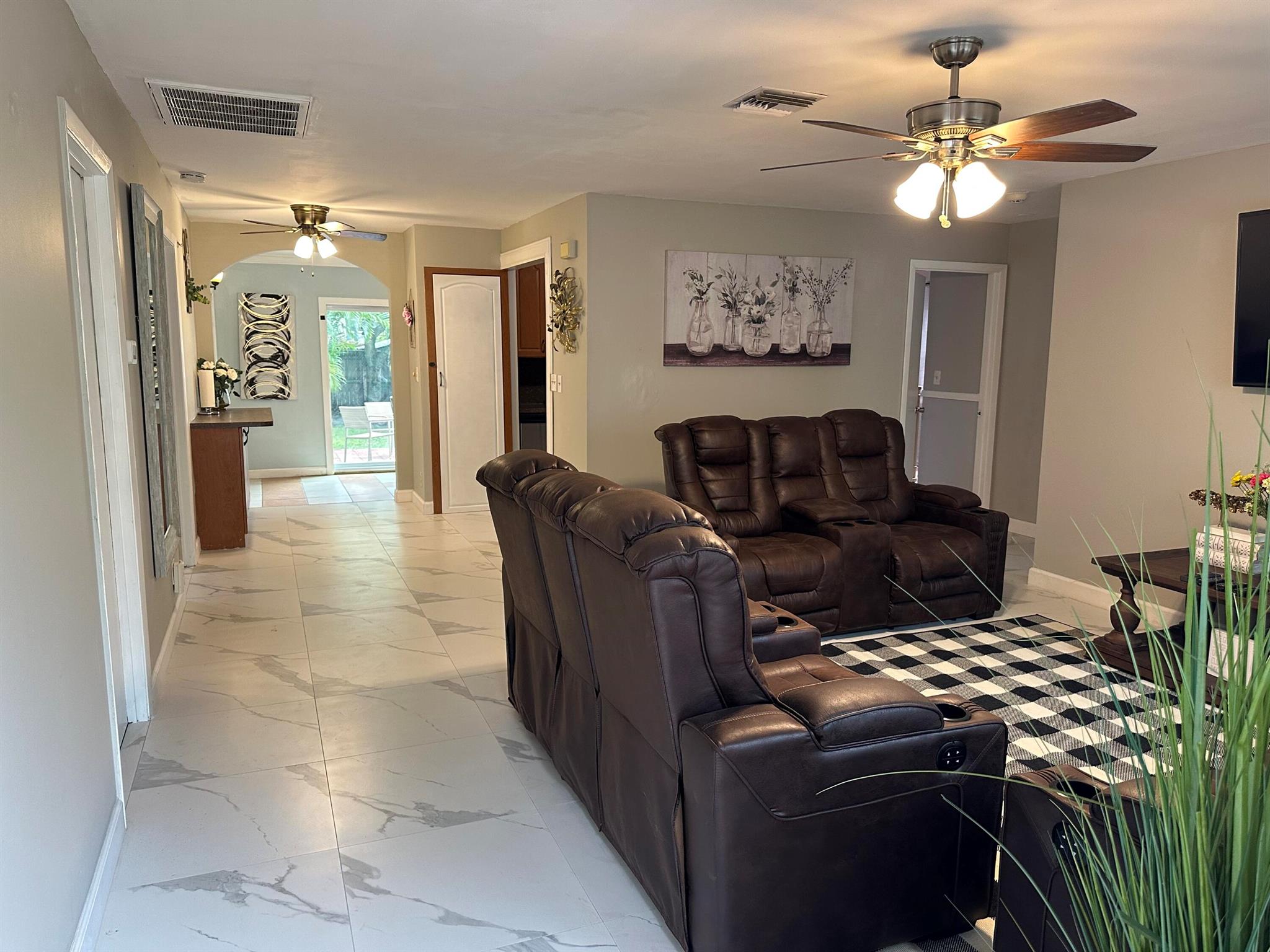 LAKE BOYNTON ESTATES 1 - Residential Lease