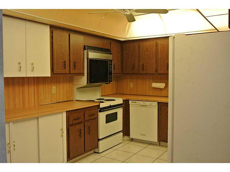 COUNTRY CLUB VILLAGE - Residential