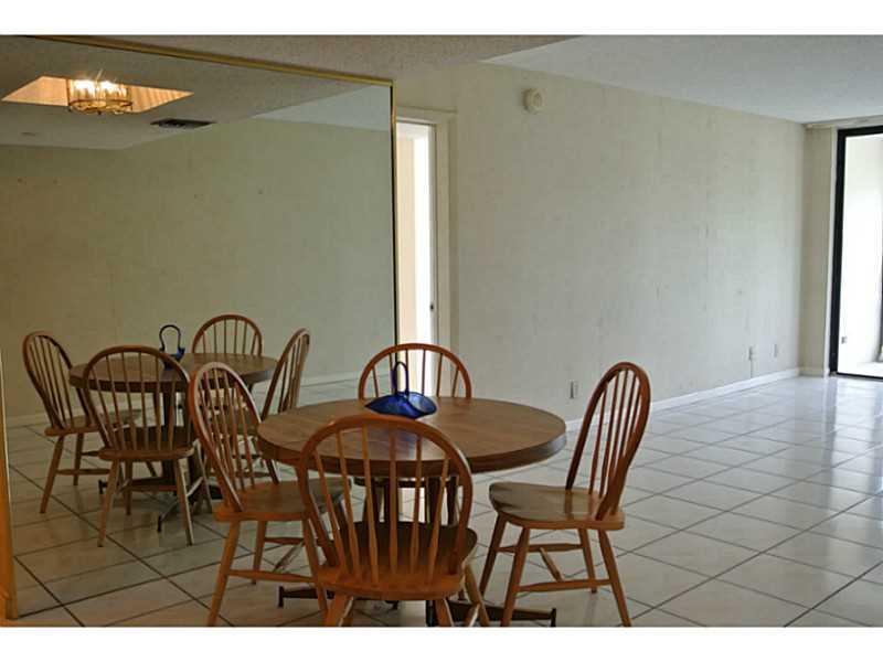 COUNTRY CLUB VILLAGE - Residential