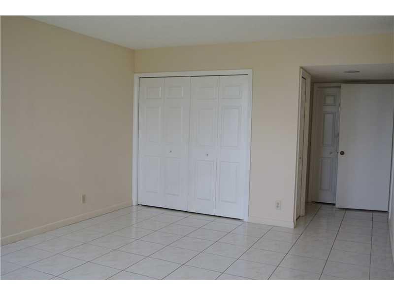 COUNTRY CLUB VILLAGE - Residential