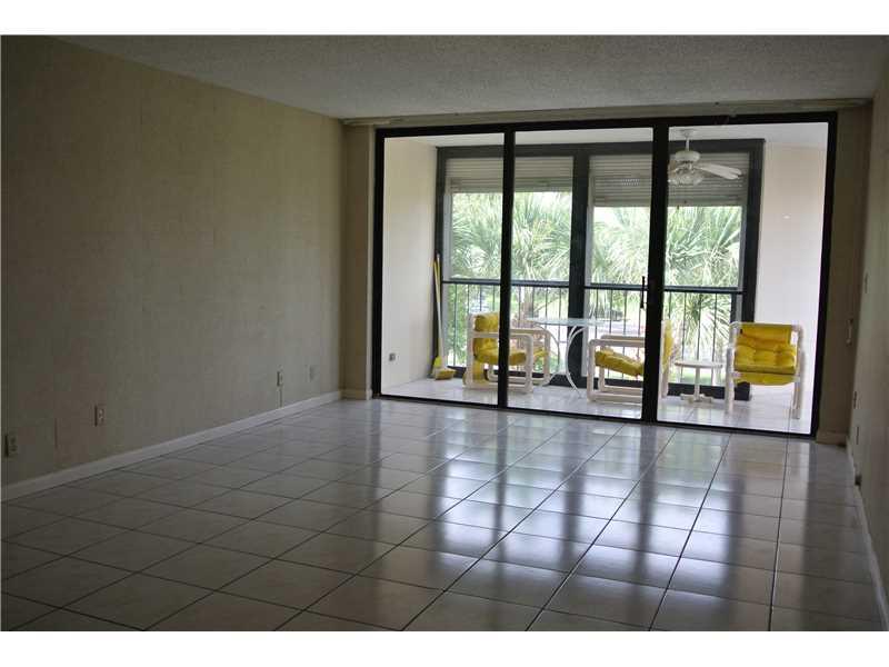 COUNTRY CLUB VILLAGE - Residential