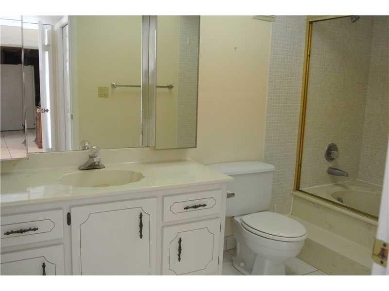 COUNTRY CLUB VILLAGE - Residential