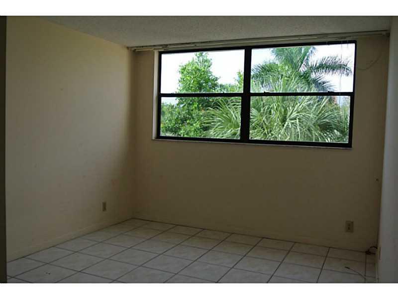 COUNTRY CLUB VILLAGE - Residential